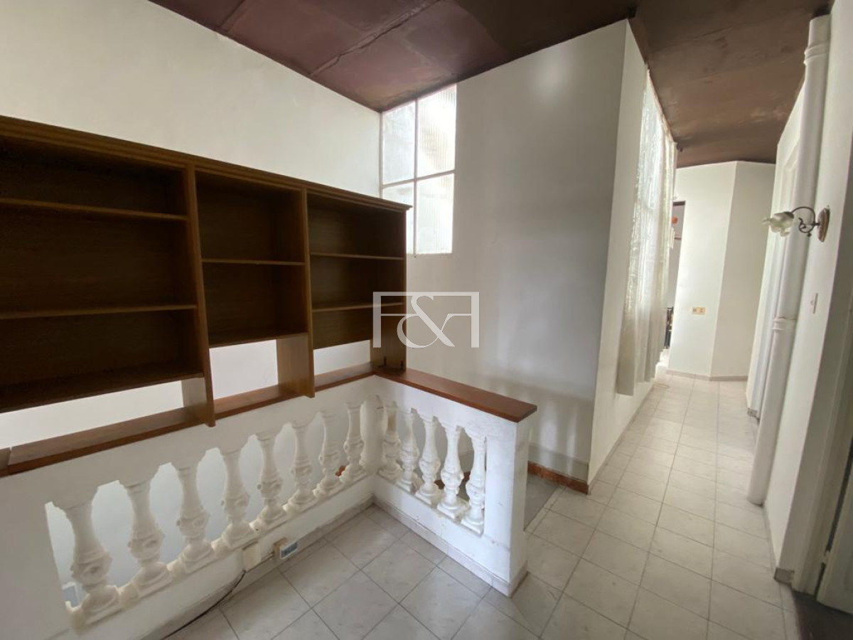 Local Comercial ID.2266 - Venta de Casa  de 4 dormitorios en La Comercial 