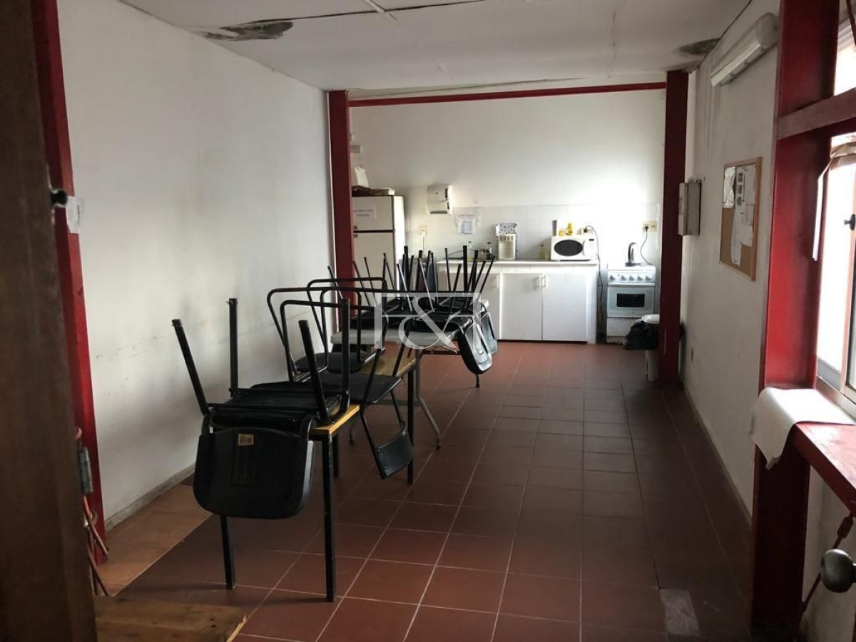 Local Comercial ID.2330 - Galpón En Venta De 2093m2 Ubicado En Peñarol