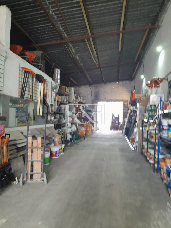 Local Comercial ID.2437 -  Venta de Local Comercial-Galpón -Depósito -Aguada -La comercial 