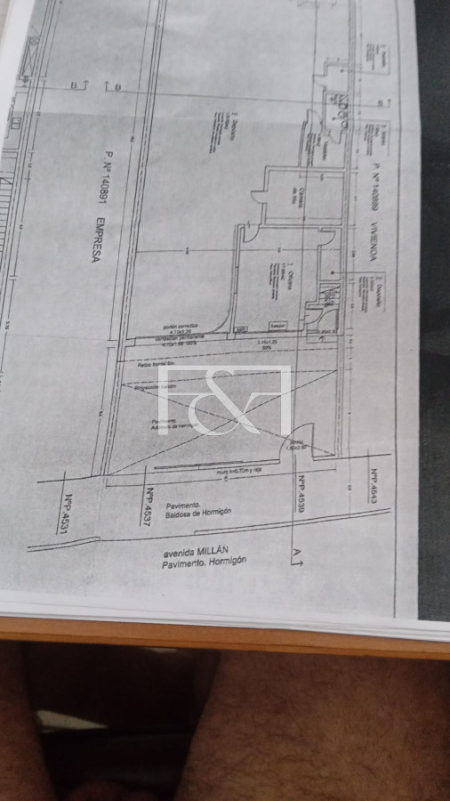 Local Comercial ID.2552 - Venta de Local Con Casa en Sayago
