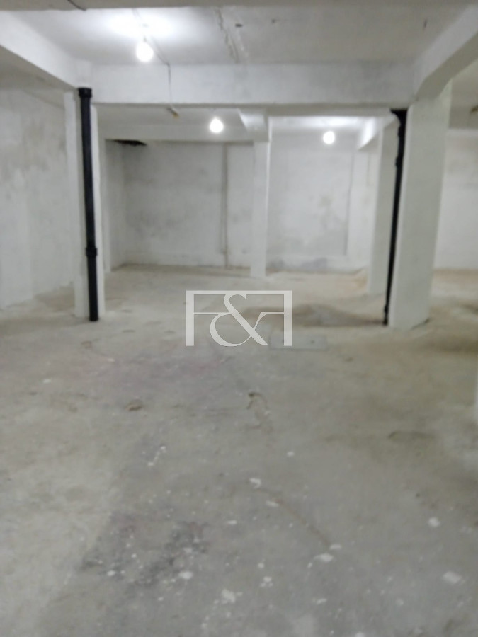 Local Comercial ID.2469 - Venta Local Comercial 320mt2 Aguada 
