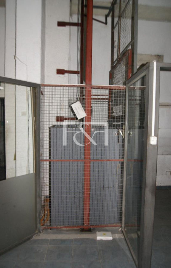 Local Comercial ID.1254 - Alquiler local oficina Rambla 25 De Agosto 001 Excelente Ubicación Frente A Puerto