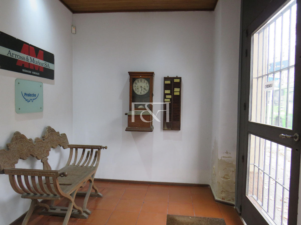 Local Comercial ID.1261 - Venta excelente Local - Aguada