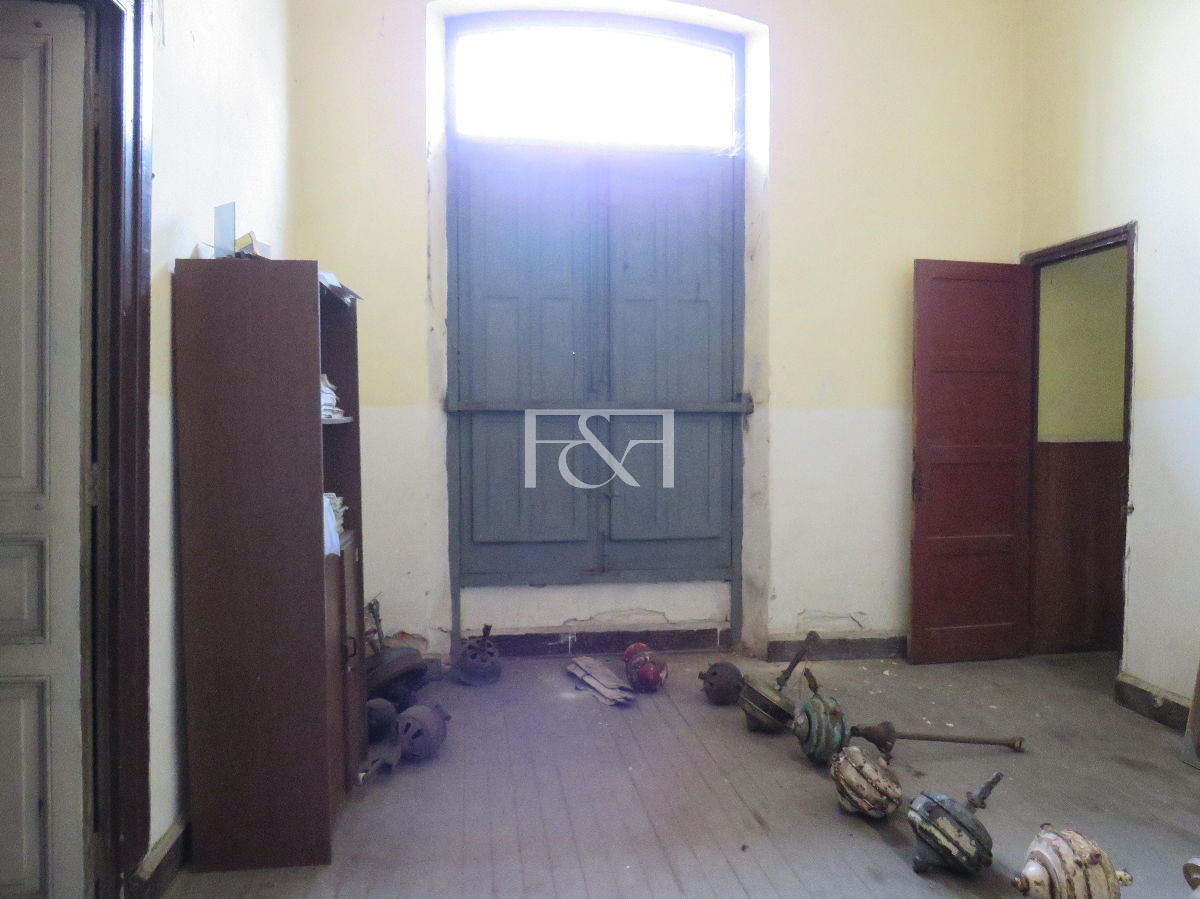 Local Comercial ID.1261 - Venta excelente Local - Aguada