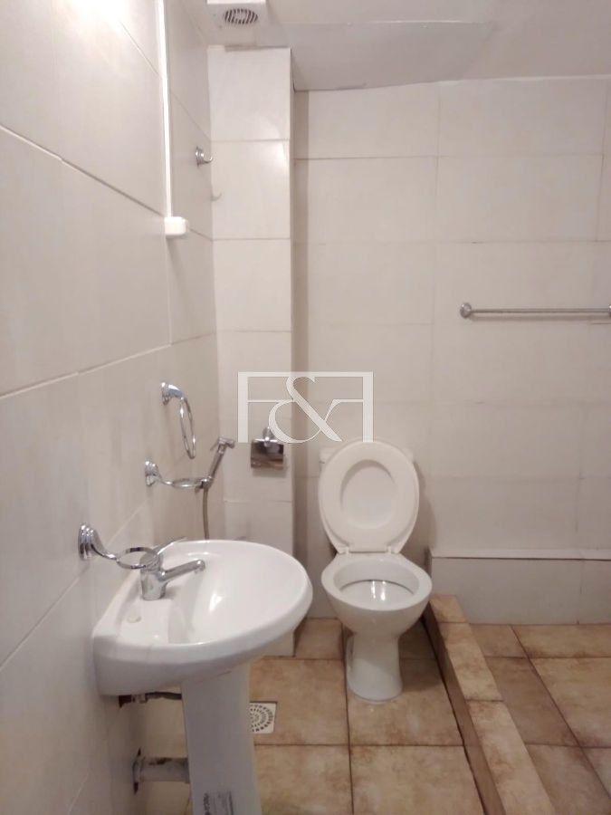 Local Comercial ID.1408 - Venta  Local Comercial con Renta Ciudad Vieja