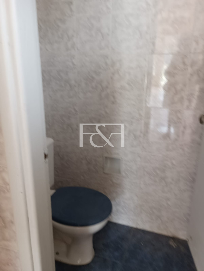 Local Comercial ID.2736 - Alquilo amplio local con vivienda sobre Avda Agraciada