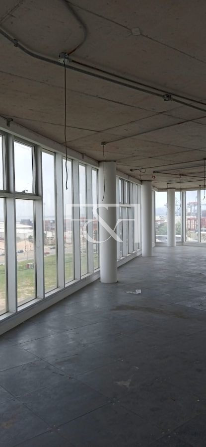 Local Comercial ID.2000 - Local Comercial En Alquiler Ubicado En Ciudad Vieja