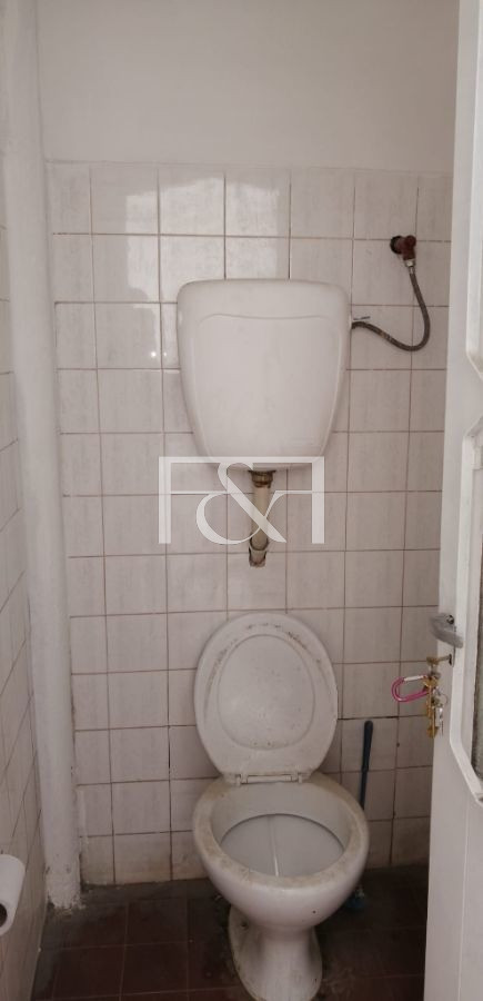 Local Comercial ID.2006 - Local Comercial En Alquiler De 300m2 Ubicado En Montevideo