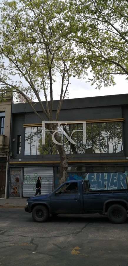Local Comercial ID.202 - SE VENDE LOCAL EXCELENTE UBICACION CON RENTA