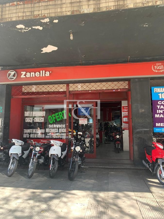 Local Comercial ID.242 - Se vende Local Comercial sobre 18 de julio !