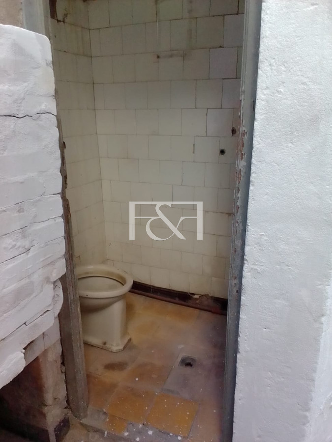 Local Comercial ID.2260 - VENTA GRAN LOCAL COMERCIAL EN AV. SAN MARTÍN, REDUCTO