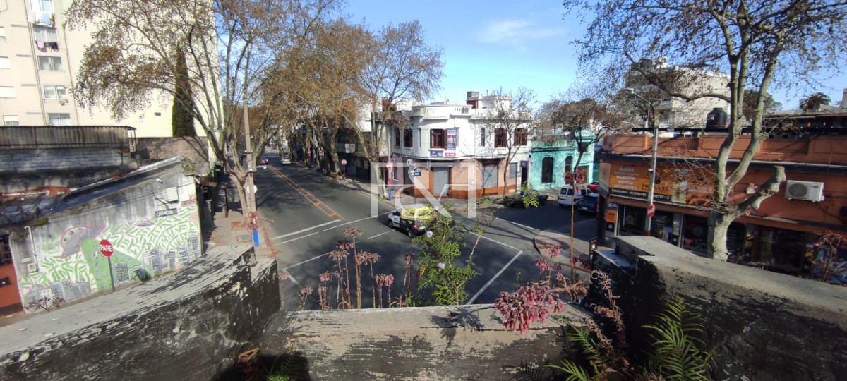 Local Comercial ID.2562 - Local Comercial y Casa en dos dormitorios 