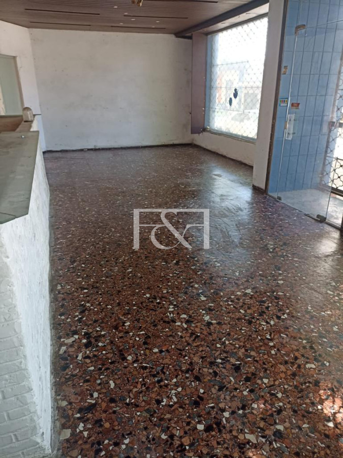 Local Comercial ID.2260 - VENTA GRAN LOCAL COMERCIAL EN AV. SAN MARTÍN, REDUCTO