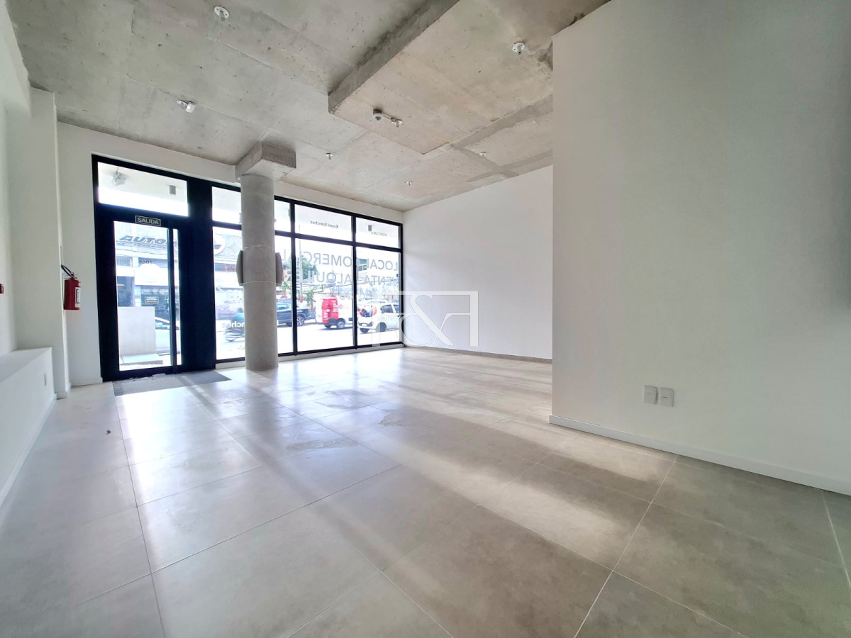 Local Comercial ID.2758 - Alquiler de Local Comercial en la Blanqueada