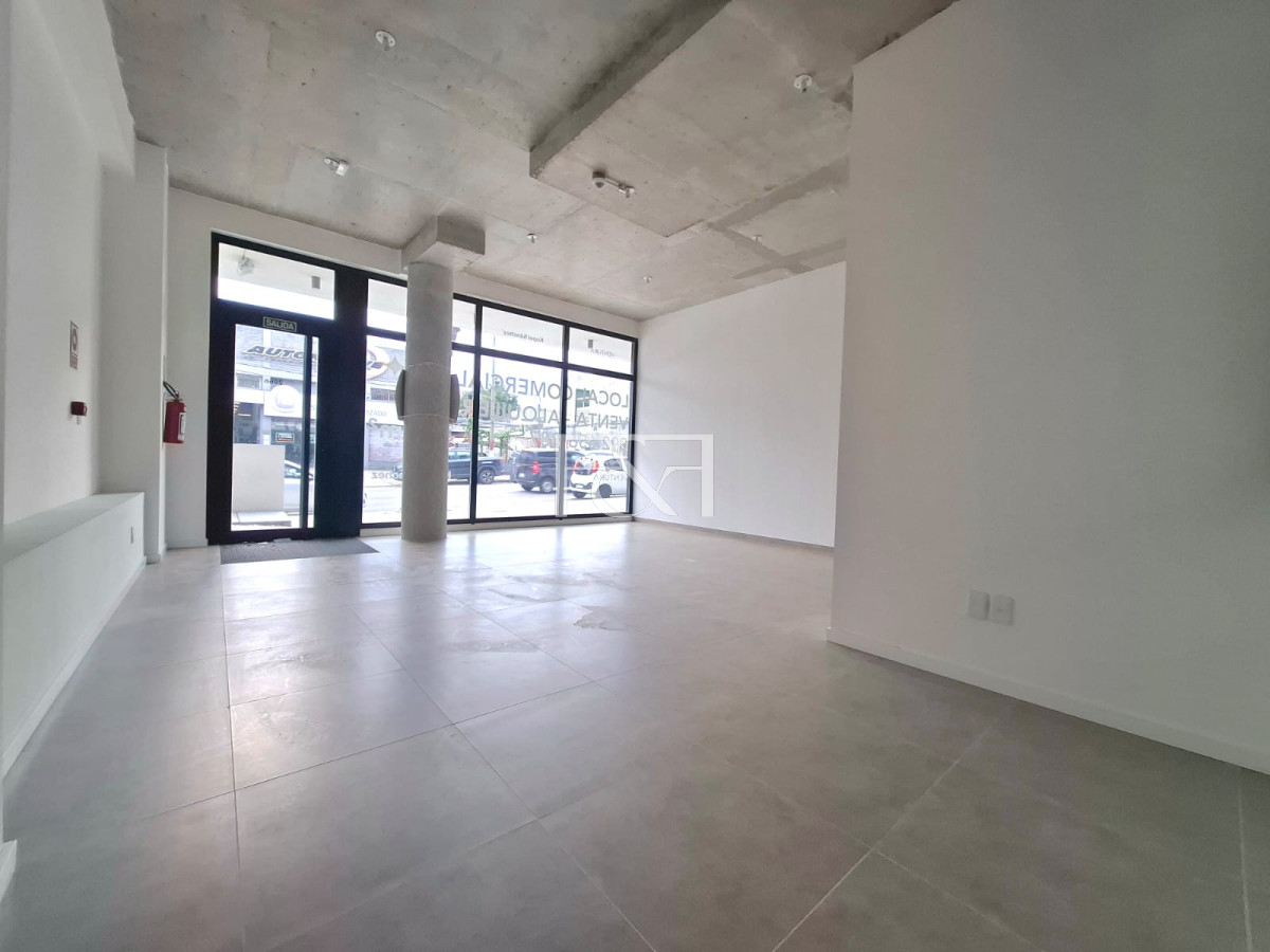 Local Comercial ID.2758 - Alquiler de Local Comercial en la Blanqueada