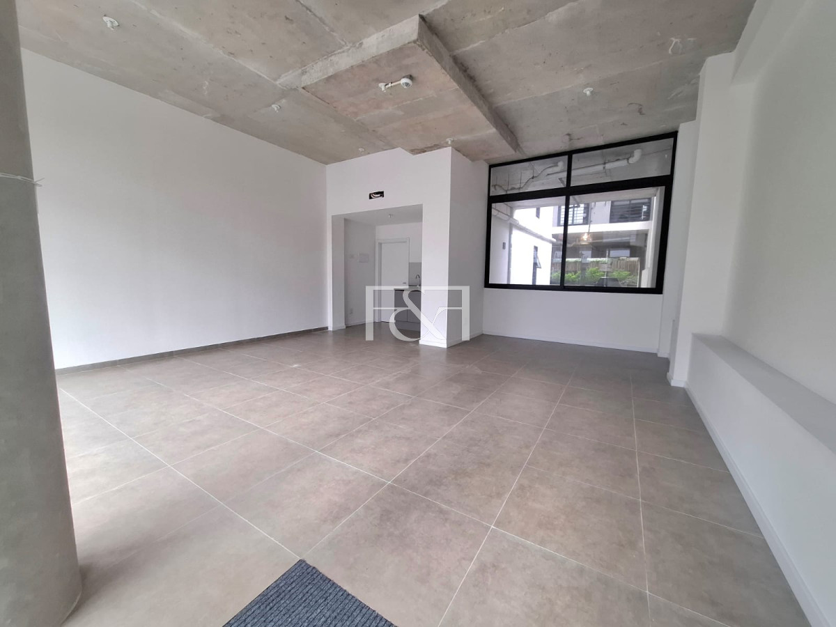 Local Comercial ID.2758 - Alquiler de Local Comercial en la Blanqueada
