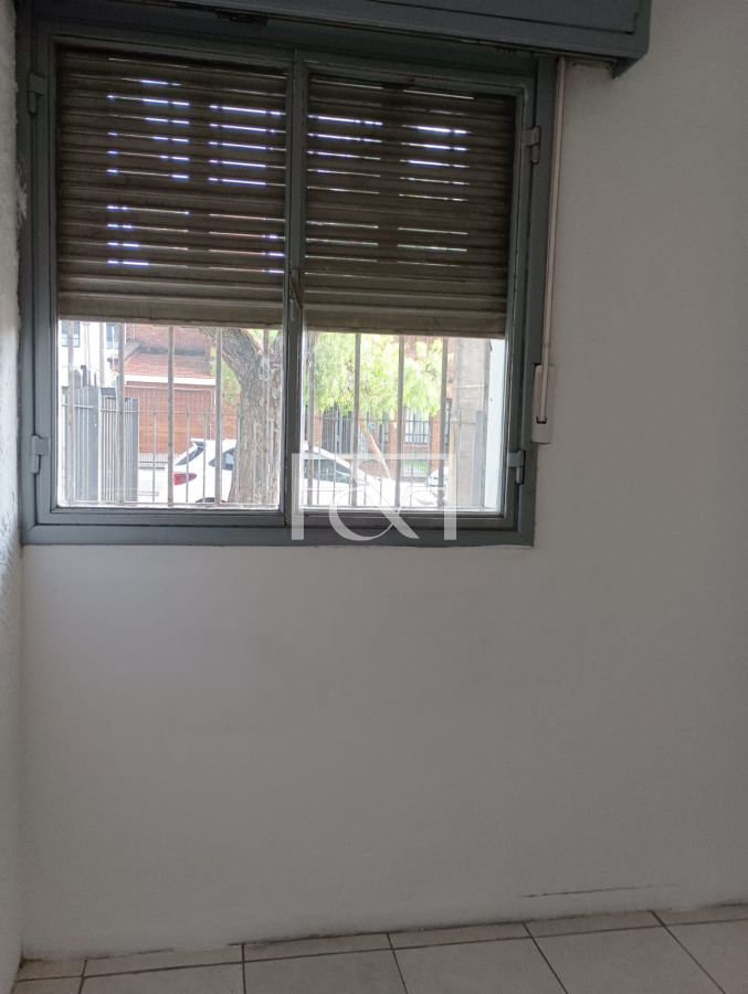 Local Comercial ID.2736 - Alquilo amplio local con vivienda sobre Avda Agraciada