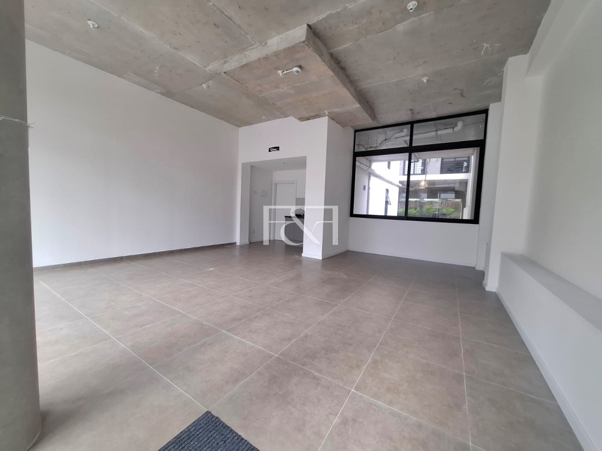 Local Comercial ID.2758 - Alquiler de Local Comercial en la Blanqueada