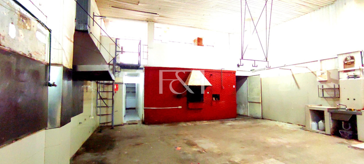 Local Comercial ID.2476 - Alquiler Local en el Centro