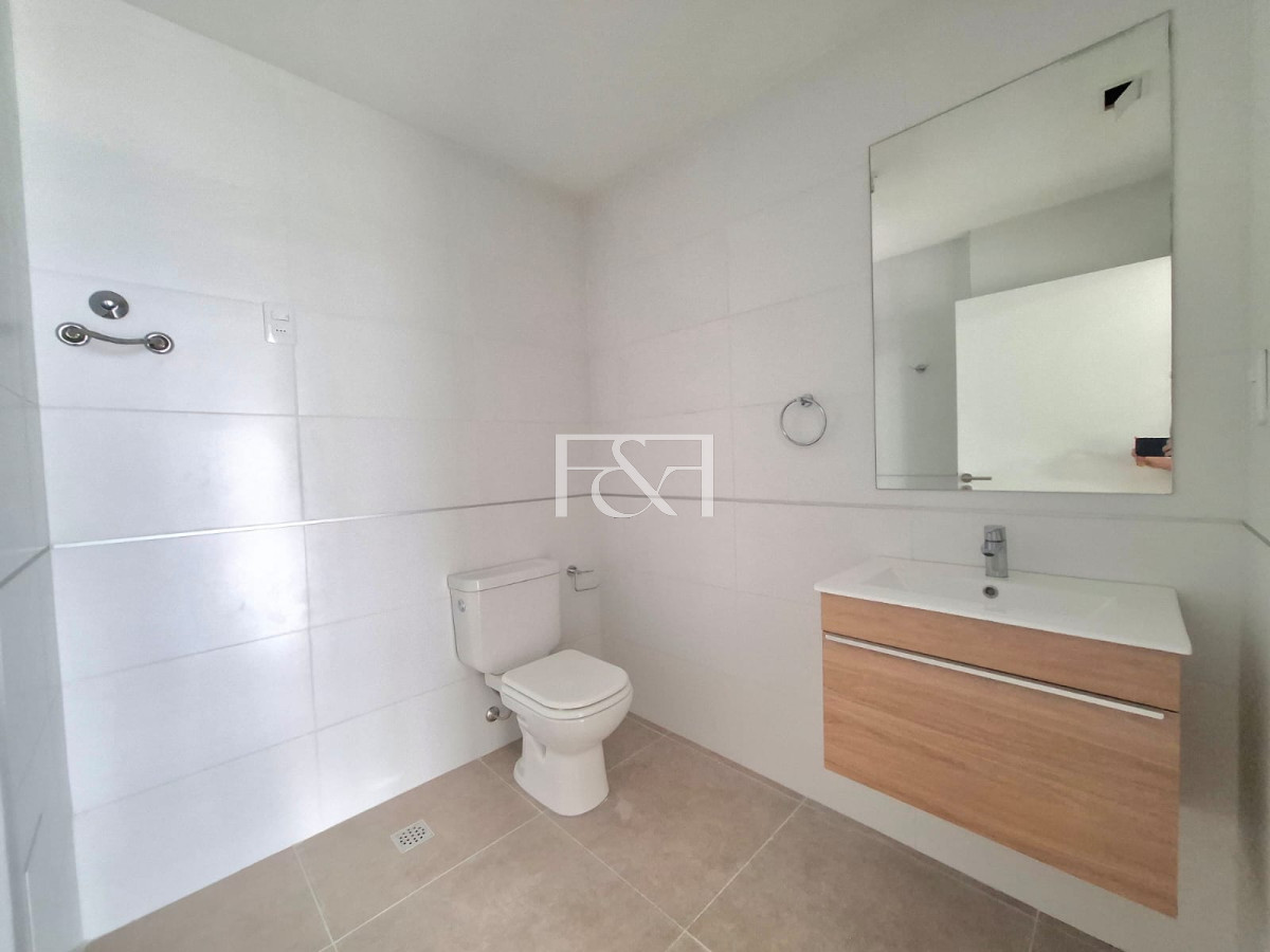 Local Comercial ID.2758 - Alquiler de Local Comercial en la Blanqueada