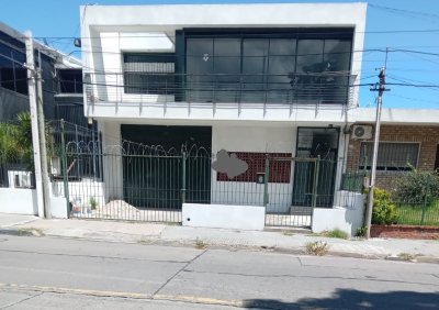 Venta de Local Con Casa en Sayago