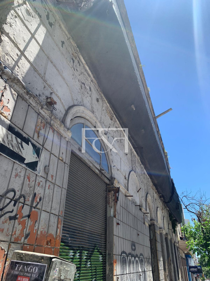 Terreno ID.2371 - Terreno en el centro , Con altura de 27mt permitida , fos %100