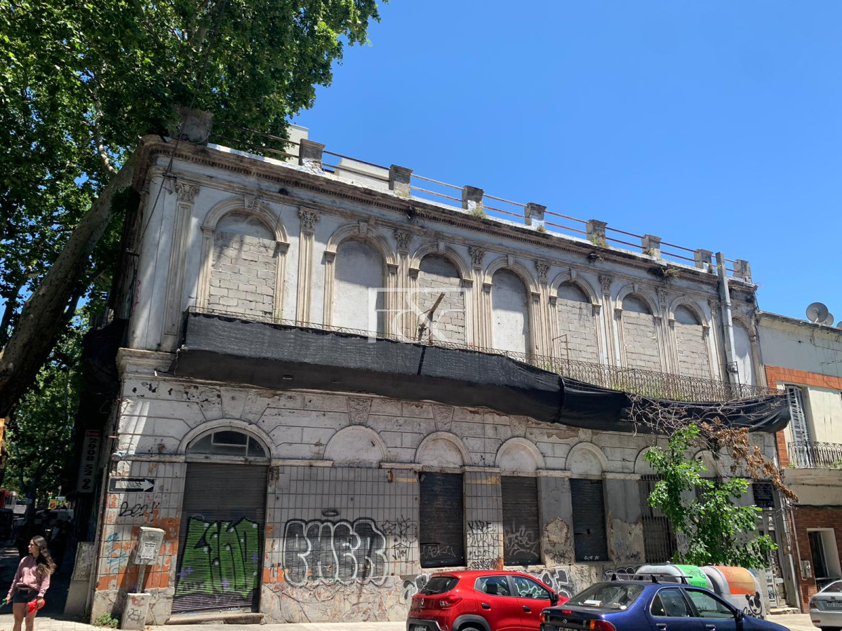 Terreno ID.2371 - Terreno en el centro , Con altura de 27mt permitida , fos %100
