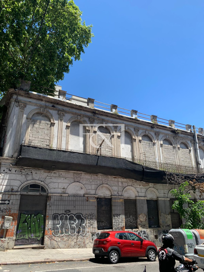 Terreno ID.2371 - Terreno en el centro , Con altura de 27mt permitida , fos %100