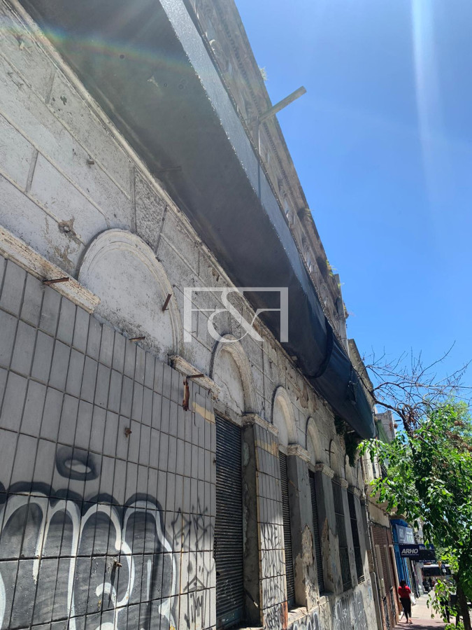Terreno ID.2371 - Terreno en el centro , Con altura de 27mt permitida , fos %100