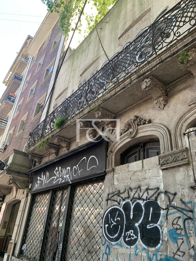 Terreno ID.2371 - Terreno en el centro , Con altura de 27mt permitida , fos %100