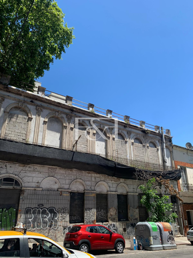 Terreno ID.2371 - Terreno en el centro , Con altura de 27mt permitida , fos %100
