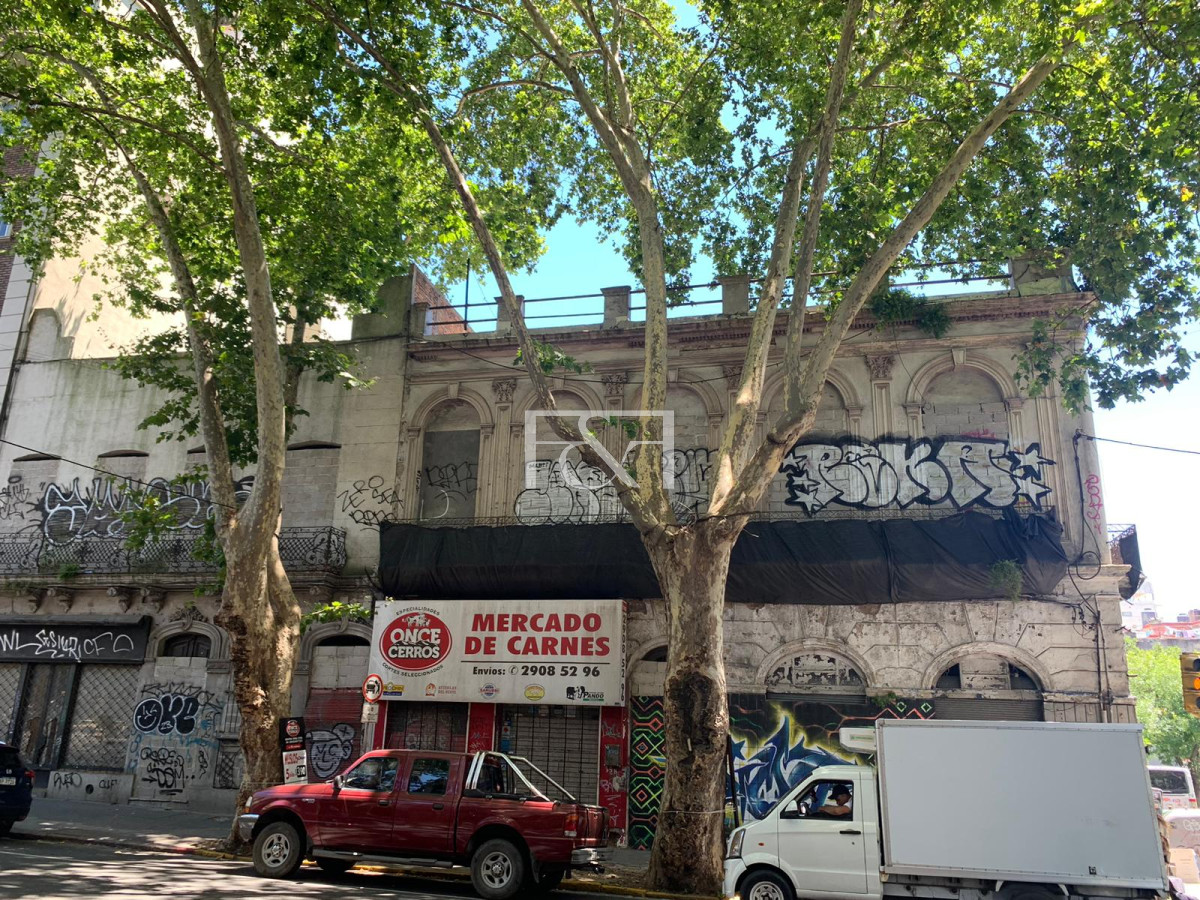 Terreno ID.2371 - Terreno en el centro , Con altura de 27mt permitida , fos %100