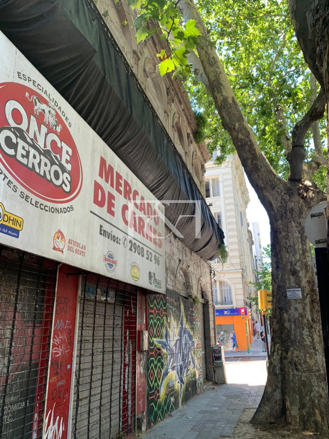 Terreno ID.2371 - Terreno en el centro , Con altura de 27mt permitida , fos %100