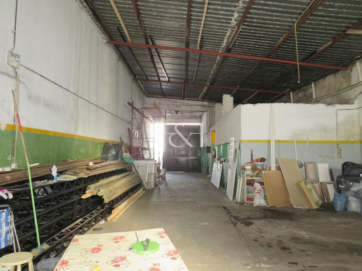 Terreno ID.1285 - Venta  Galpón 420m2 con Renta Aguada