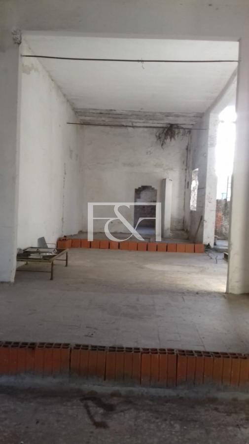 Terreno ID.2888 - Venta de terreno con construccion excelente ubicacion