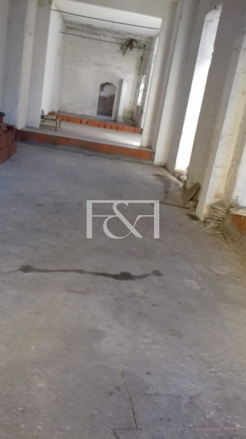 Terreno ID.2888 - Venta de terreno con construccion excelente ubicacion