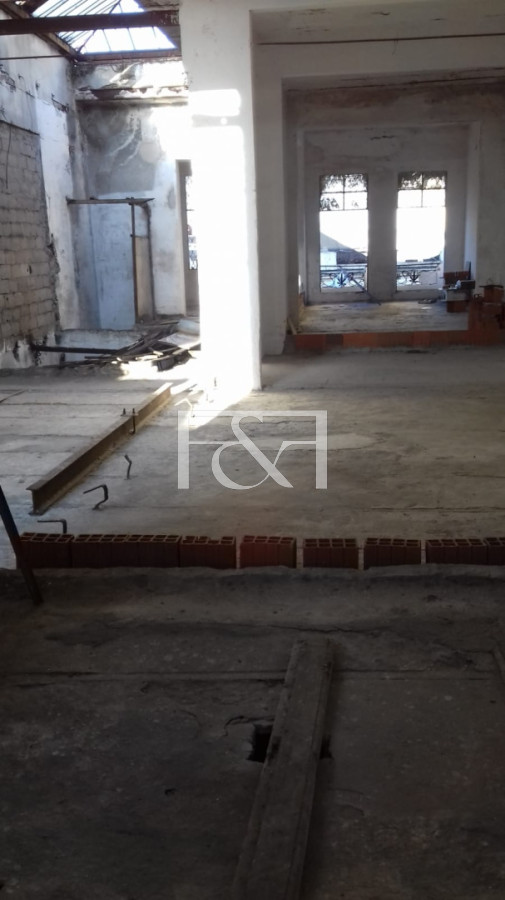 Terreno ID.2888 - Venta de terreno con construccion excelente ubicacion