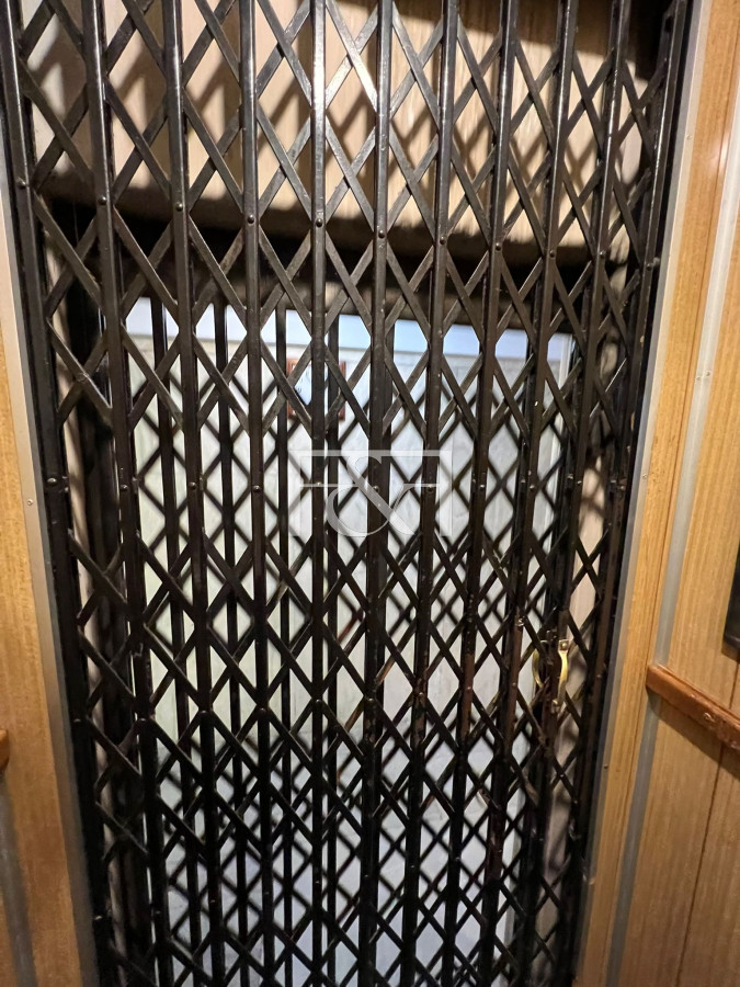 Oficina ID.2885 - Alquilo Amplia y hermosa oficina  2 ambientes , 1 baño Ciudad Vieja