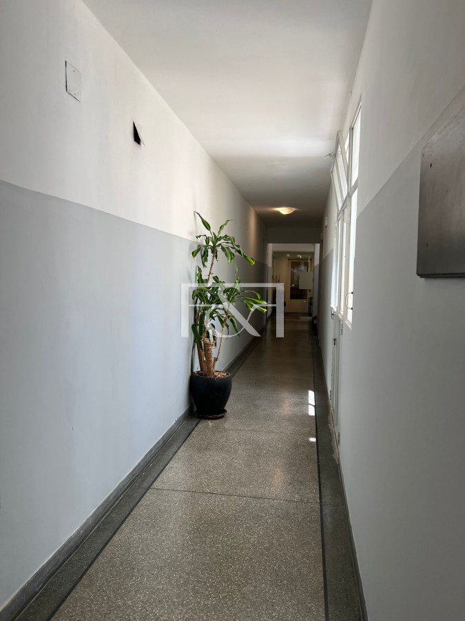 Oficina ID.2885 - Alquilo Amplia y hermosa oficina  2 ambientes , 1 baño Ciudad Vieja