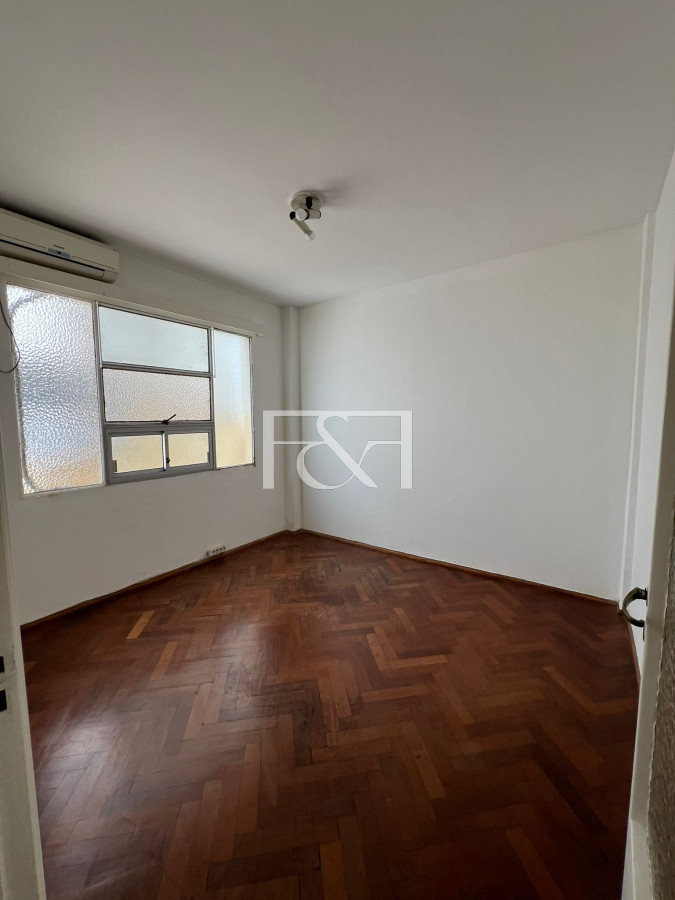 Oficina ID.2885 - Alquilo Amplia y hermosa oficina  2 ambientes , 1 baño Ciudad Vieja