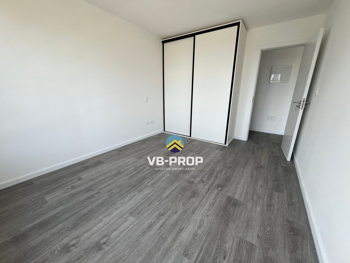 Apartamento ID.355 - Venta apartamento 1 dormitorio + cochera centro Maldonado Edif Italia