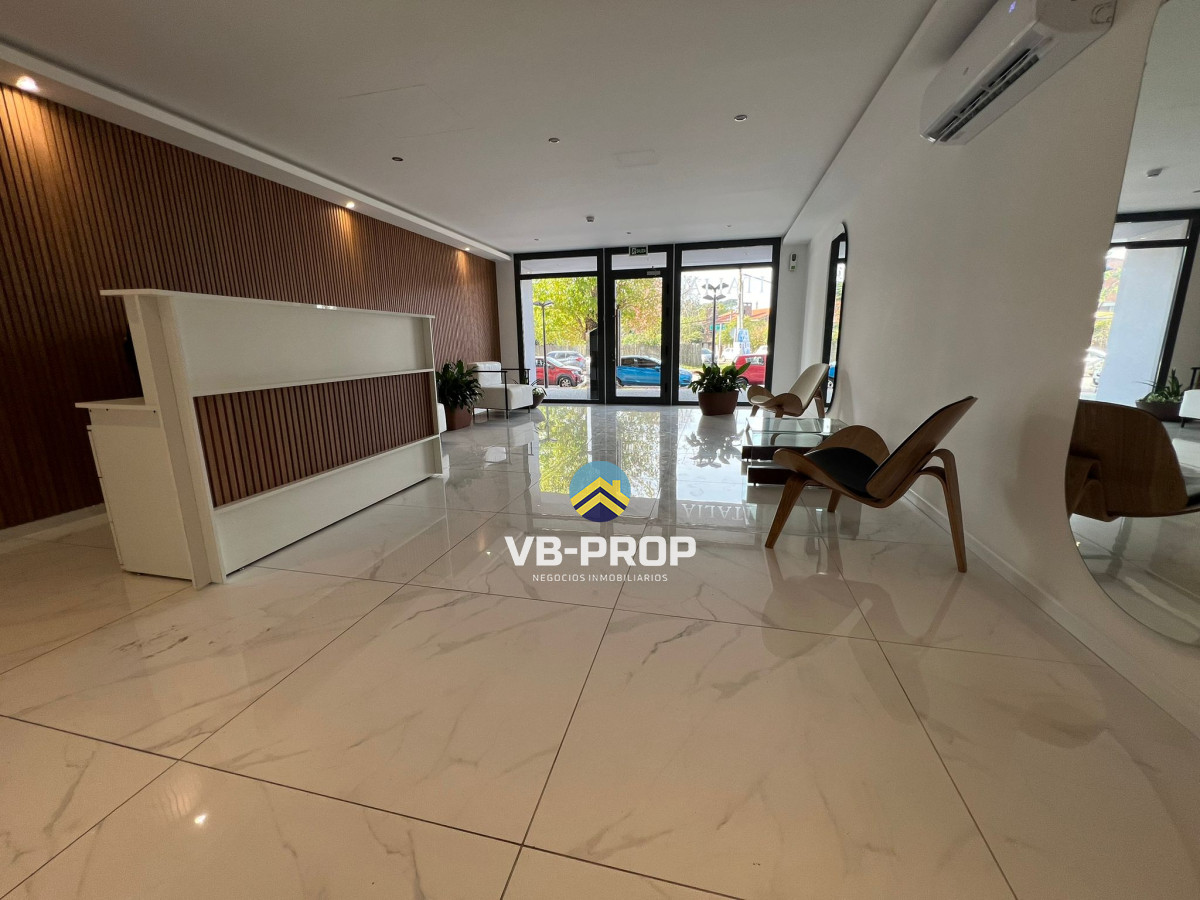 Apartamento ID.355 - Venta apartamento 1 dormitorio + cochera centro Maldonado Edif Italia