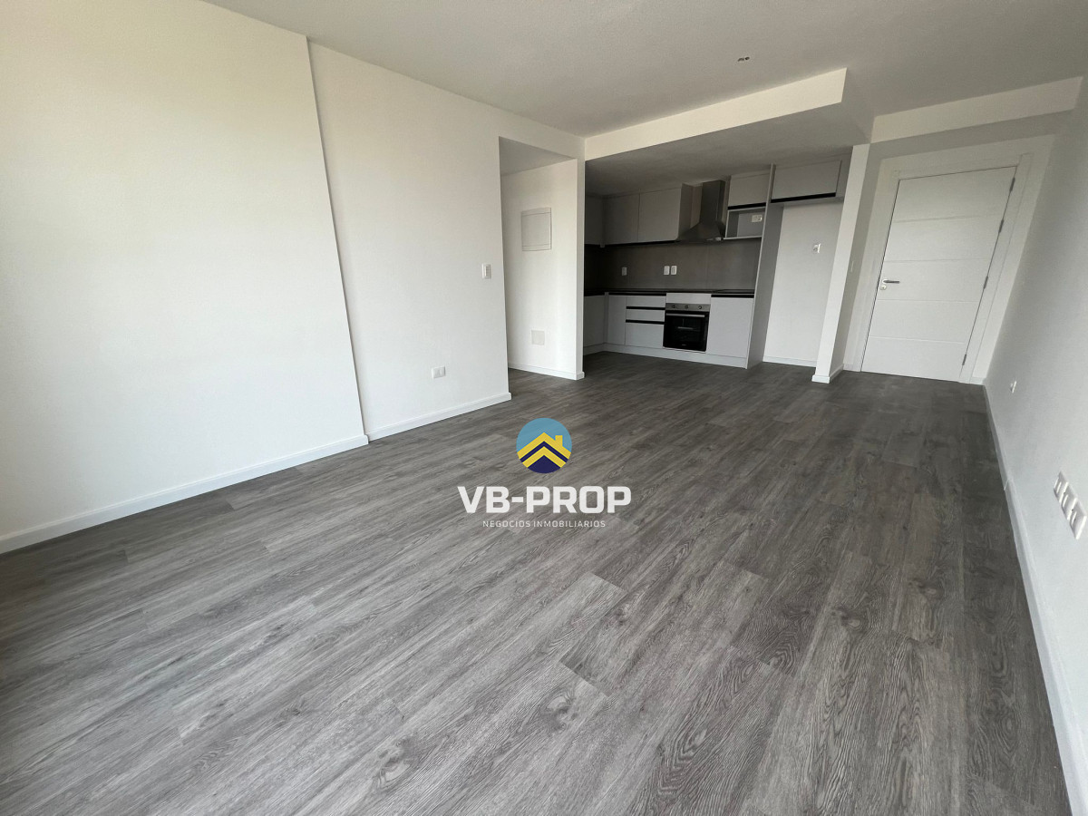 Apartamento ID.355 - Venta apartamento 1 dormitorio + cochera centro Maldonado Edif Italia