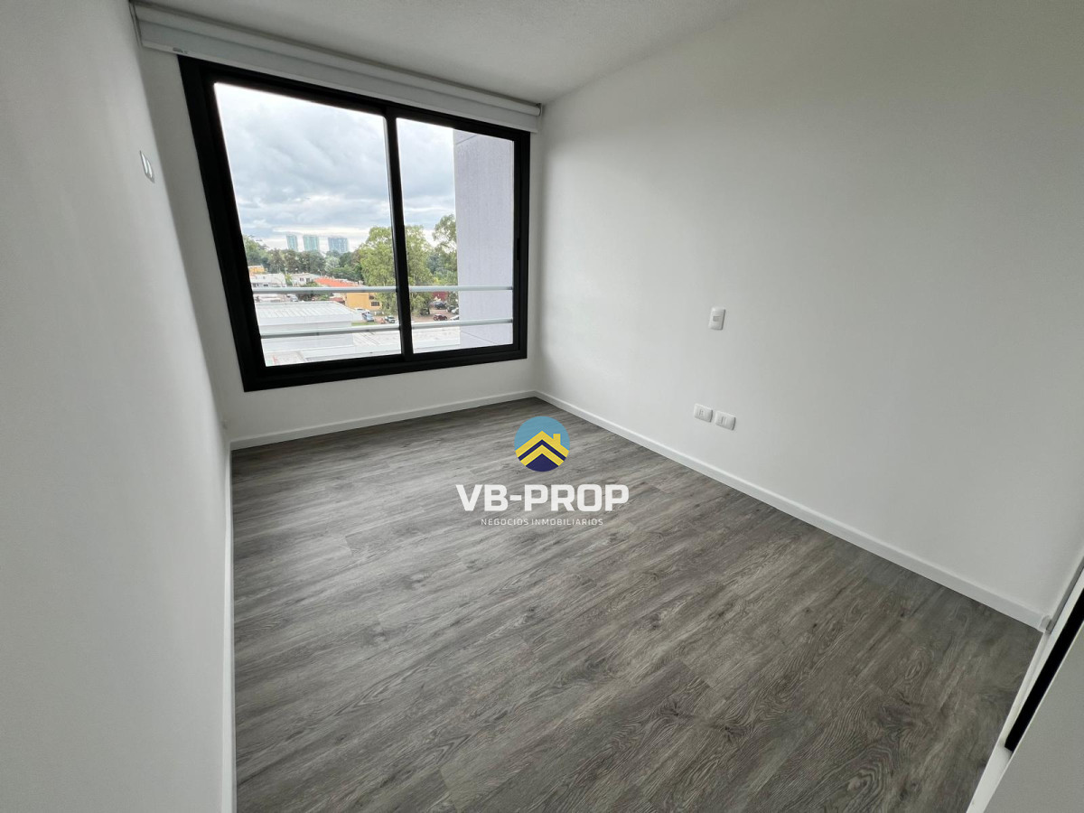 Apartamento ID.356 - Venta apartamento 2 dormitorios + cochera centro Maldonado Edificio Italia