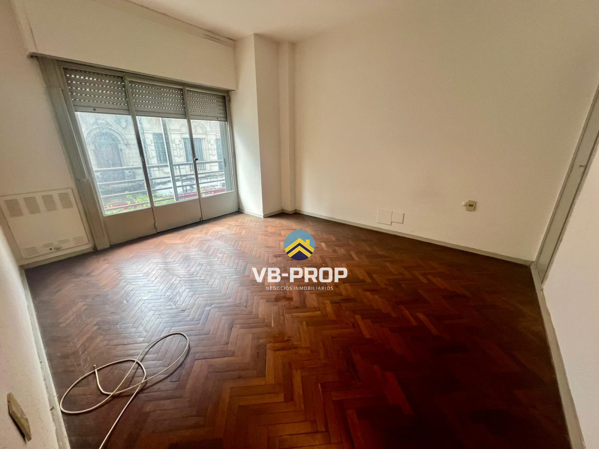 Apartamento ID.454 - Venta apartamento centro 3 dormitorios + servicio oficina 