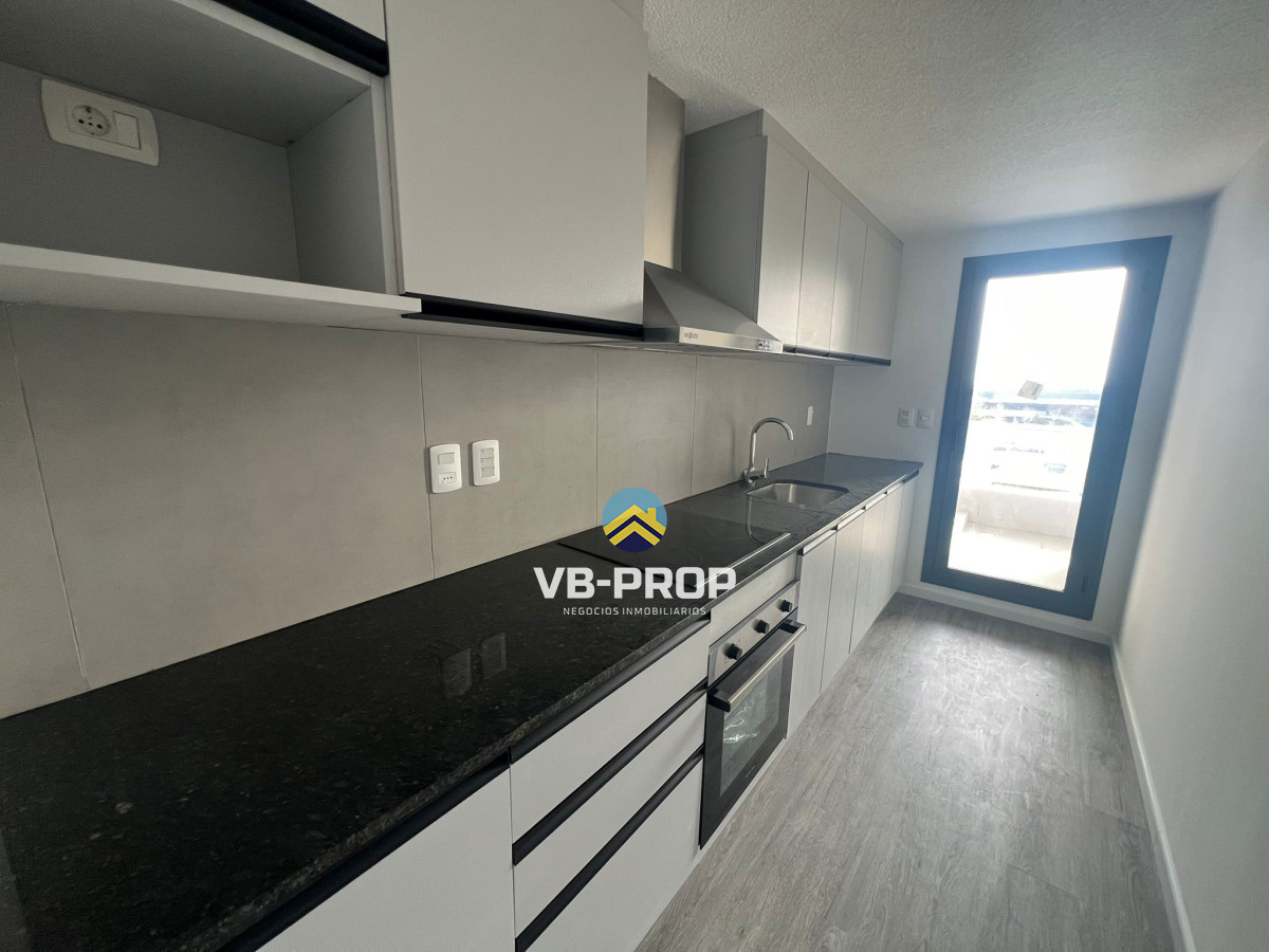 Apartamento ID.381 - Alquiler apartamento 2 dormitorios edificio Italia centro Maldonado 