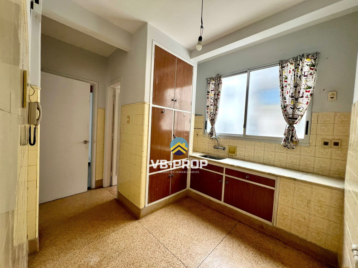 Apartamento ID.389 - Apartamento 2 dormitorios + servicio en venta cordon centro oportunidad oficina 