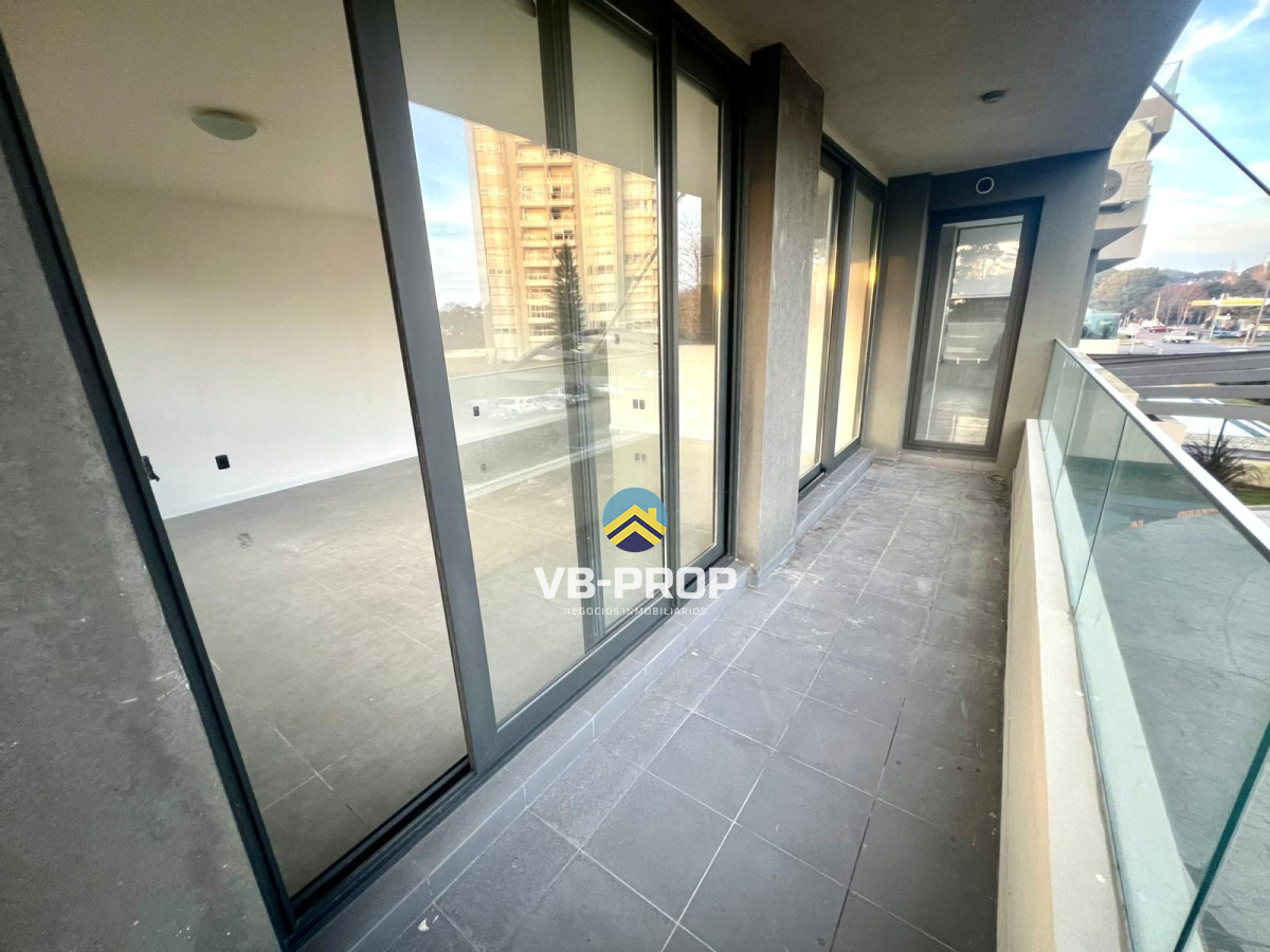 Apartamento ID.430 - Alquiler anual punta del este torre gaudi 2 dormitorios + garaje
