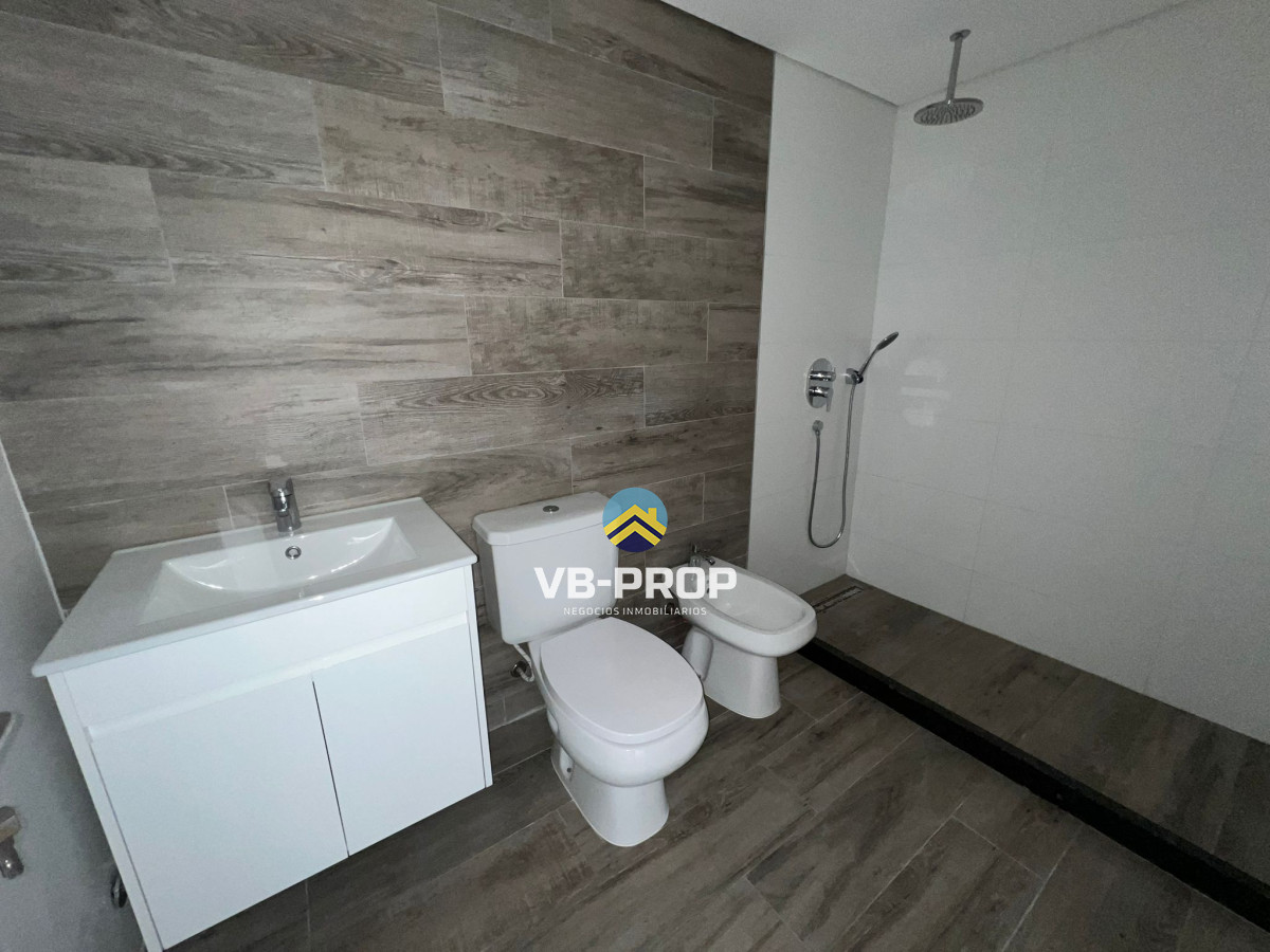 Apartamento ID.355 - Venta apartamento 1 dormitorio + cochera centro Maldonado Edif Italia