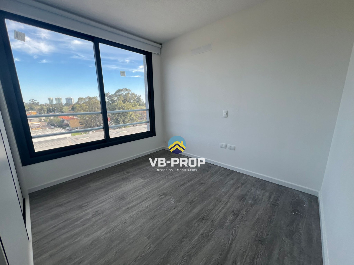 Apartamento ID.381 - Alquiler apartamento 2 dormitorios edificio Italia centro Maldonado 